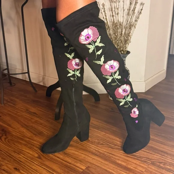 Carlos by Carlos Santana Black Faux Suede Over Knee Boots Embroidery - Picture 3 of 8